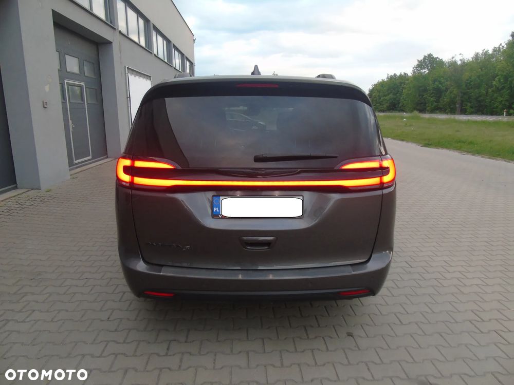 Chrysler Pacifica - 9