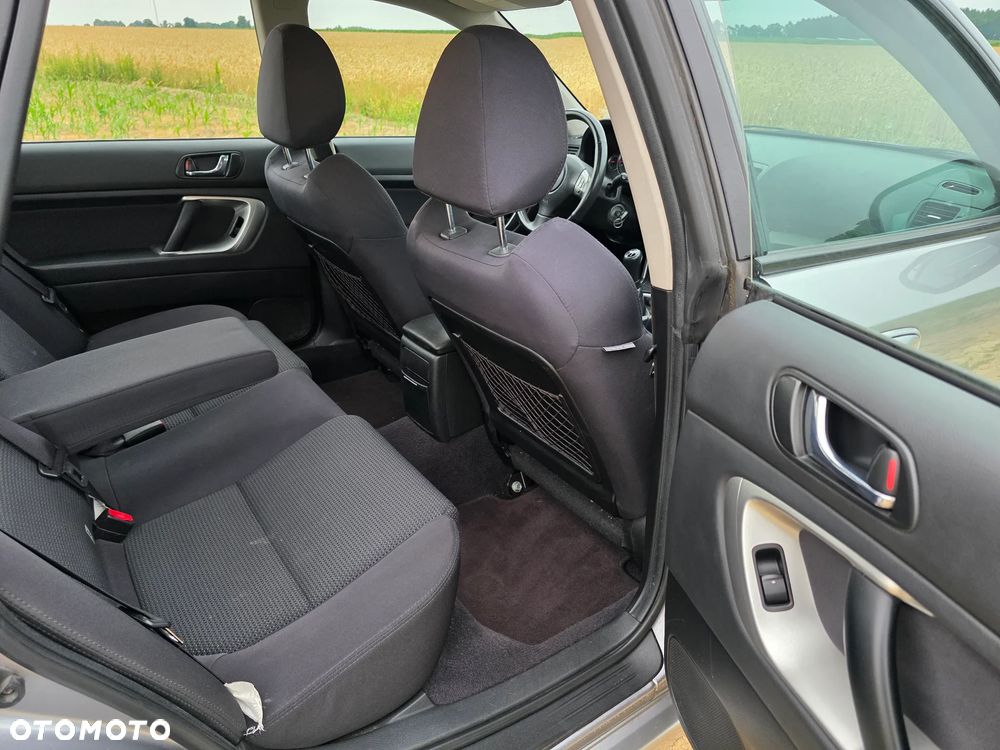 Subaru Legacy - 16