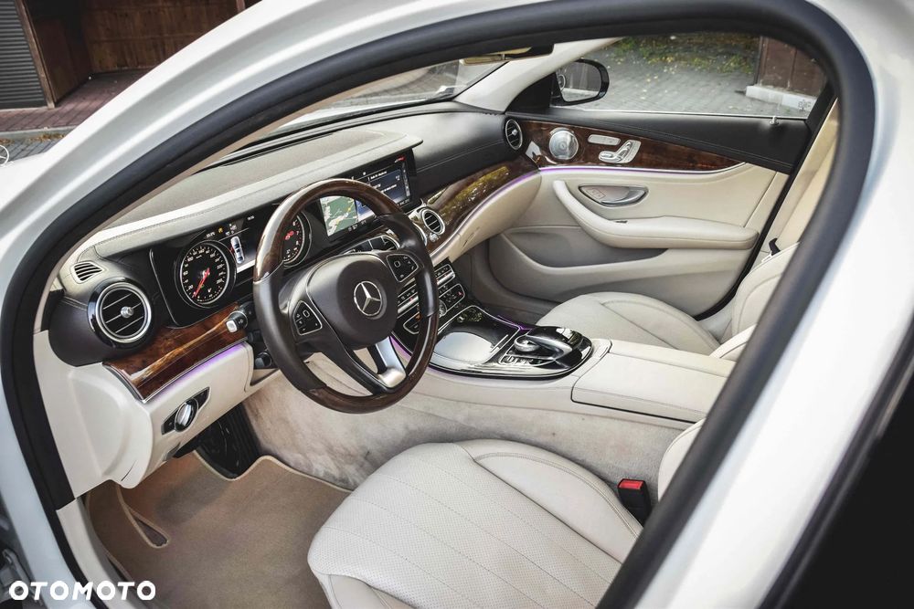 Mercedes-Benz Klasa E 300 9G-TRONIC Avantgarde - 5