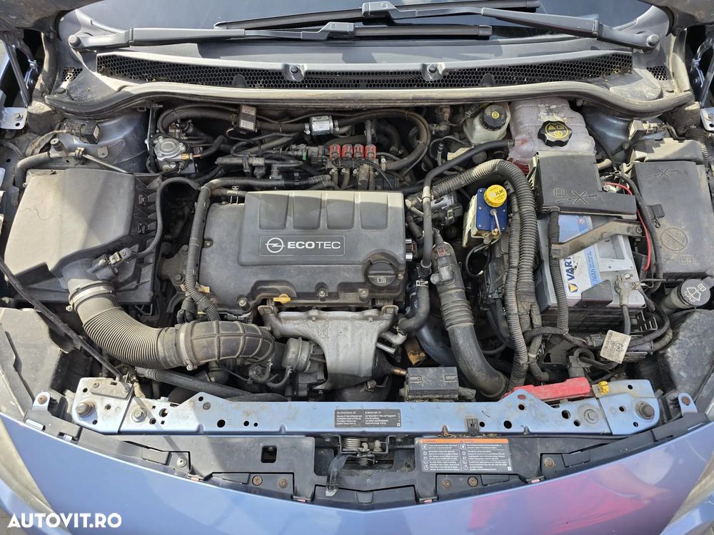 Opel Astra 1.4 Turbo ECOTEC Cosmo - 8