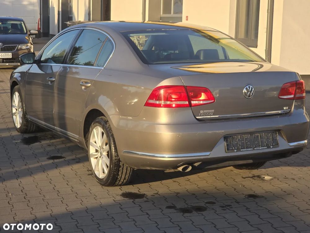 Volkswagen Passat 1.6 TDI BlueMotion Technology Highline - 6