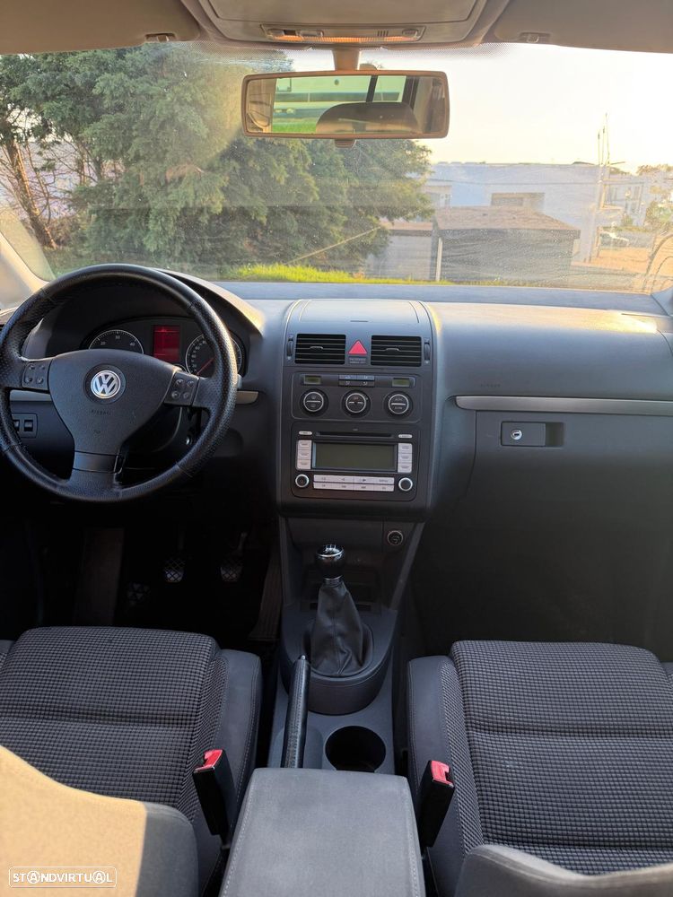 VW Touran 2.0 TDI Highline 7L - 10