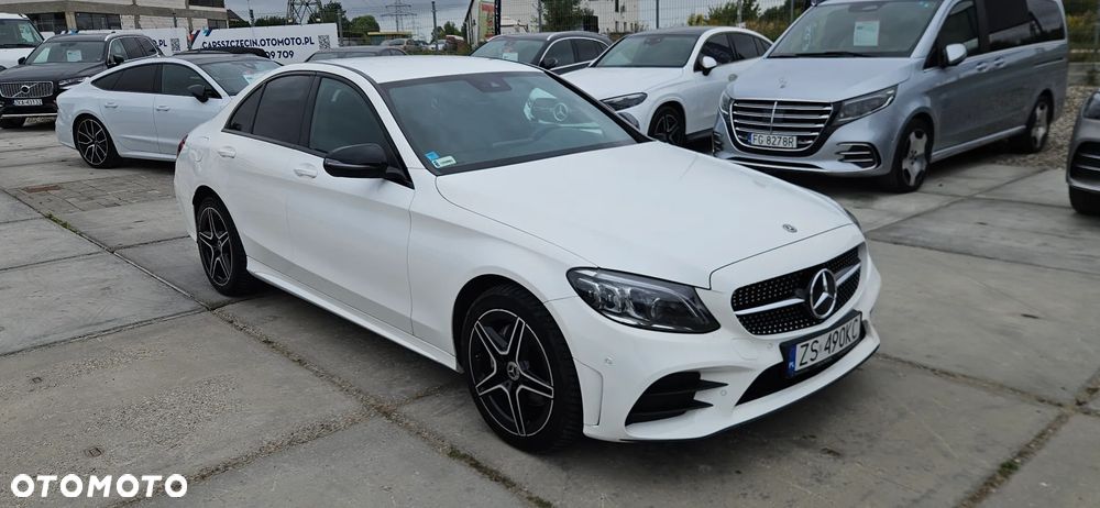 Mercedes-Benz Klasa C 220 d 4Matic 9G-TRONIC AMG Line - 3