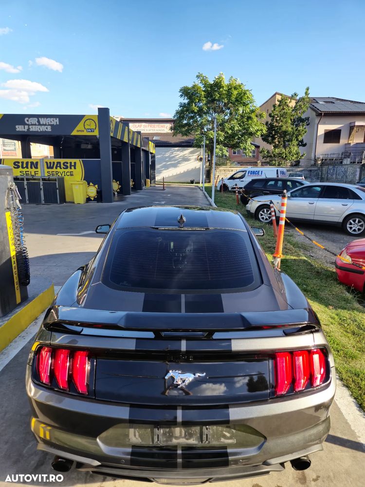 Ford Mustang - 6