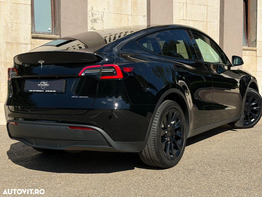Tesla Model Y Long Range Dual Motor AWD - 7