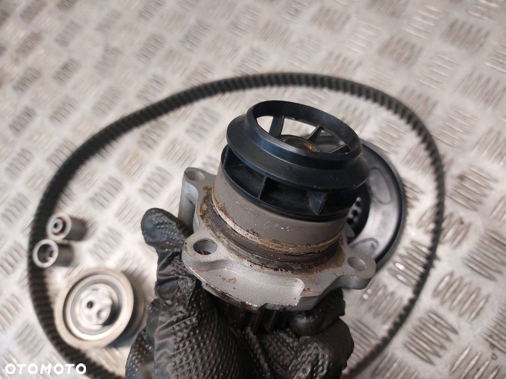 ROZRZĄD PASEK POMPA WODY VW GOLF V 2.0 FSI 06F105243J 979830 CT1088 - 7