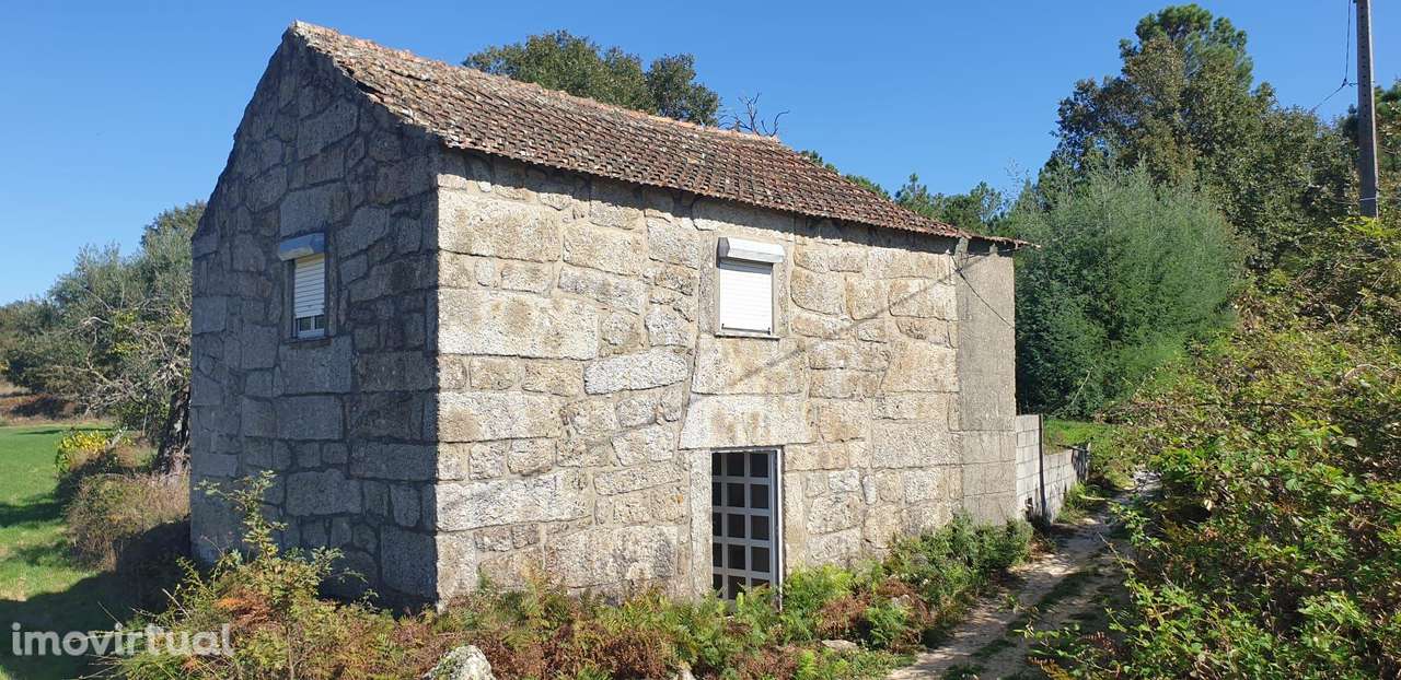 Moradia T3 +2 + Terreno Rústico de 3.700m2 em Fornos de Algodres - Grande imagem: 4/22
