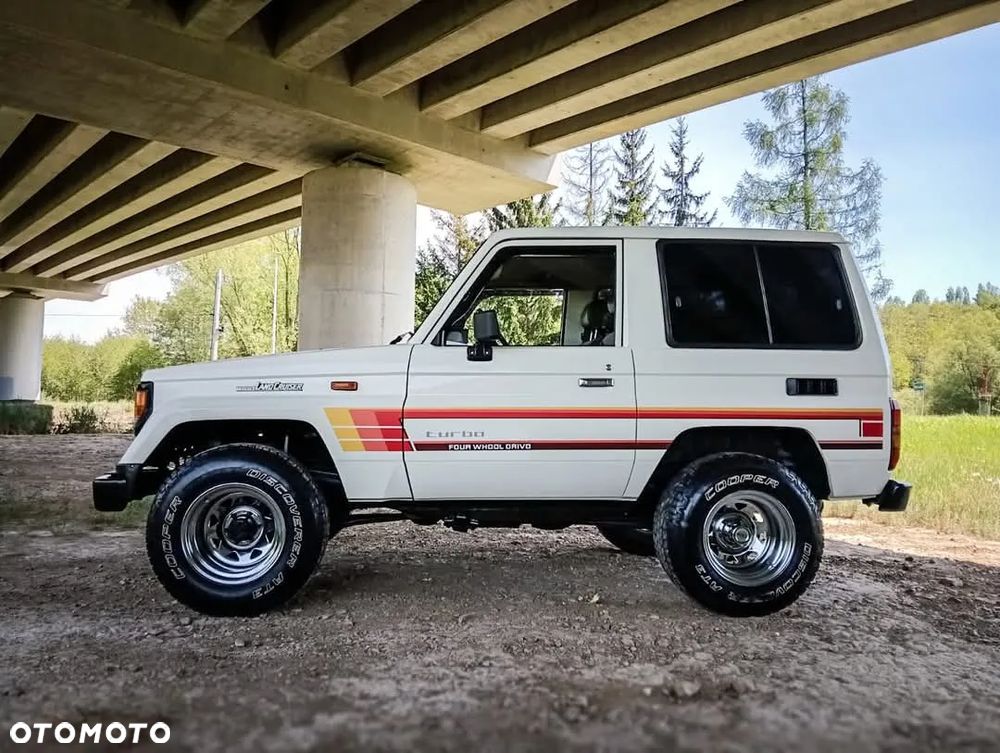 Toyota Land Cruiser - 9