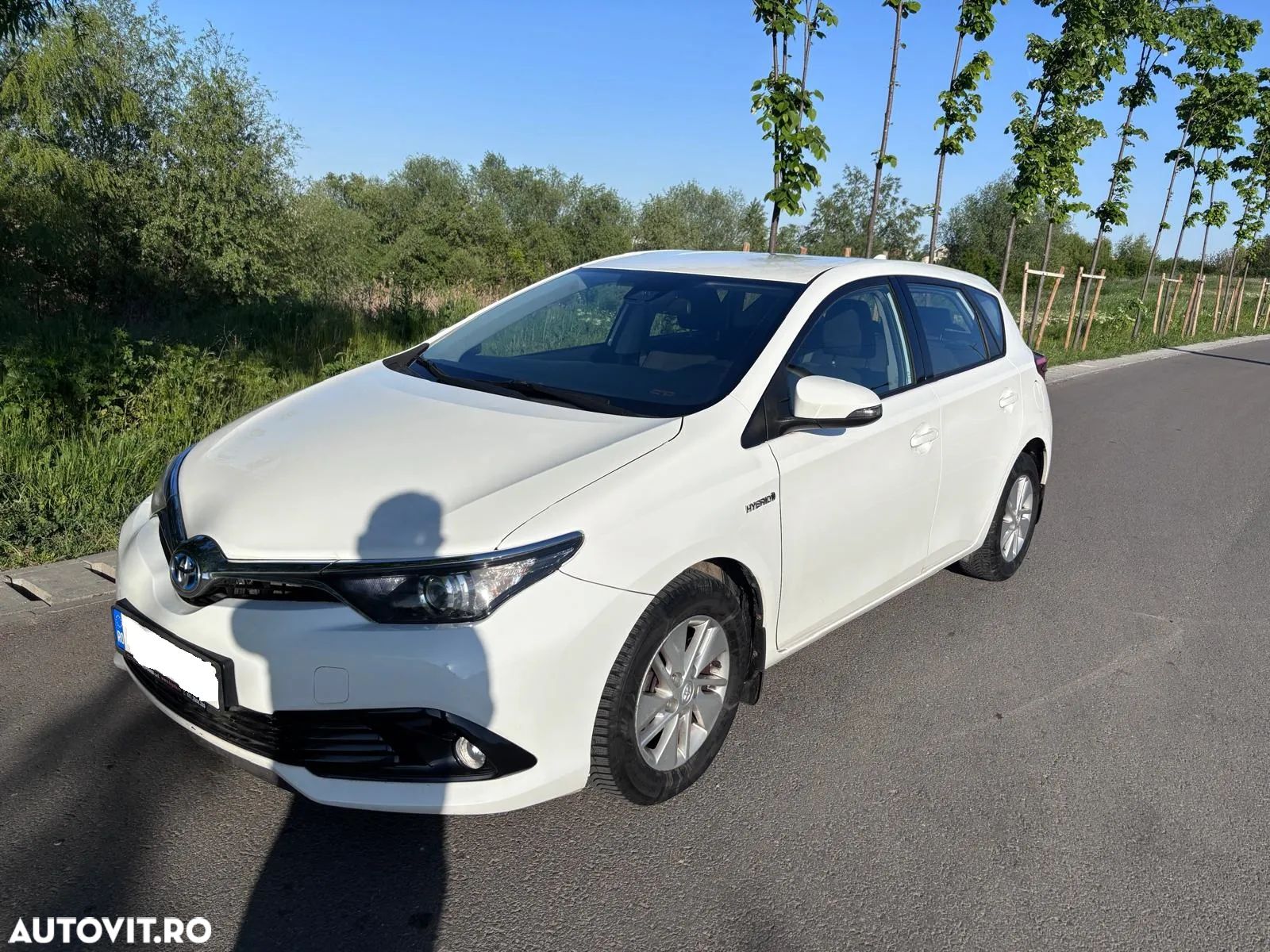 Toyota Auris 1.8 L VVT-i Hybrid Sol - 1
