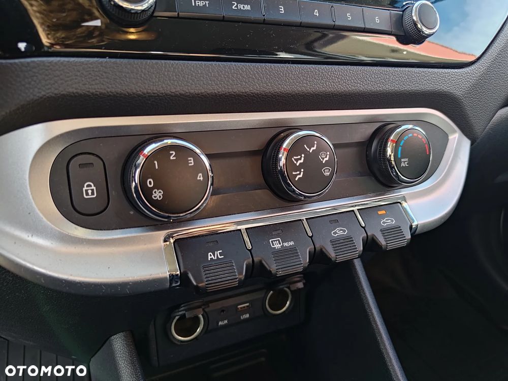 Kia Rio 1.1 crdi M - 23