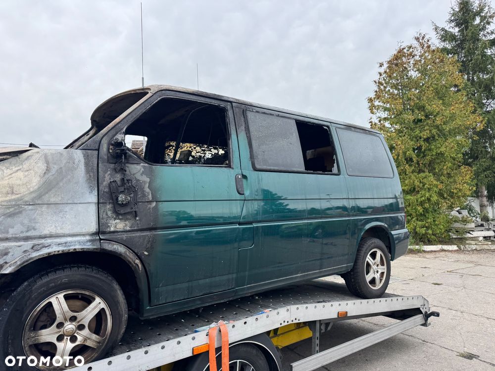 Volkswagen t4 multiwan multivan  ćwiartka próg błotnik klapa bagażnika klapa tylnia tył z szybą drzwi boczne przesuwne drzwi suwane zielone zielony ciemny z szybą - 7