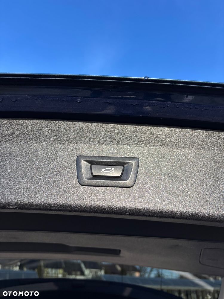 BMW X1 sDrive16d - 10