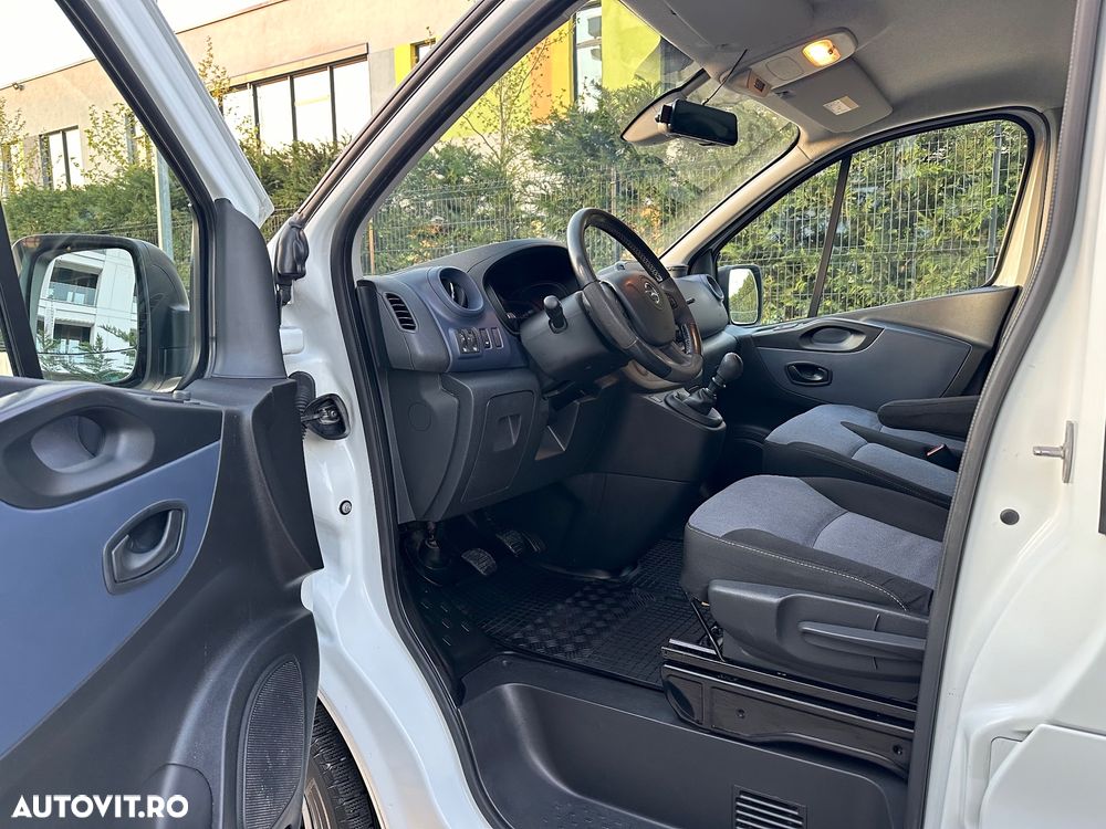 Opel Vivaro - 10