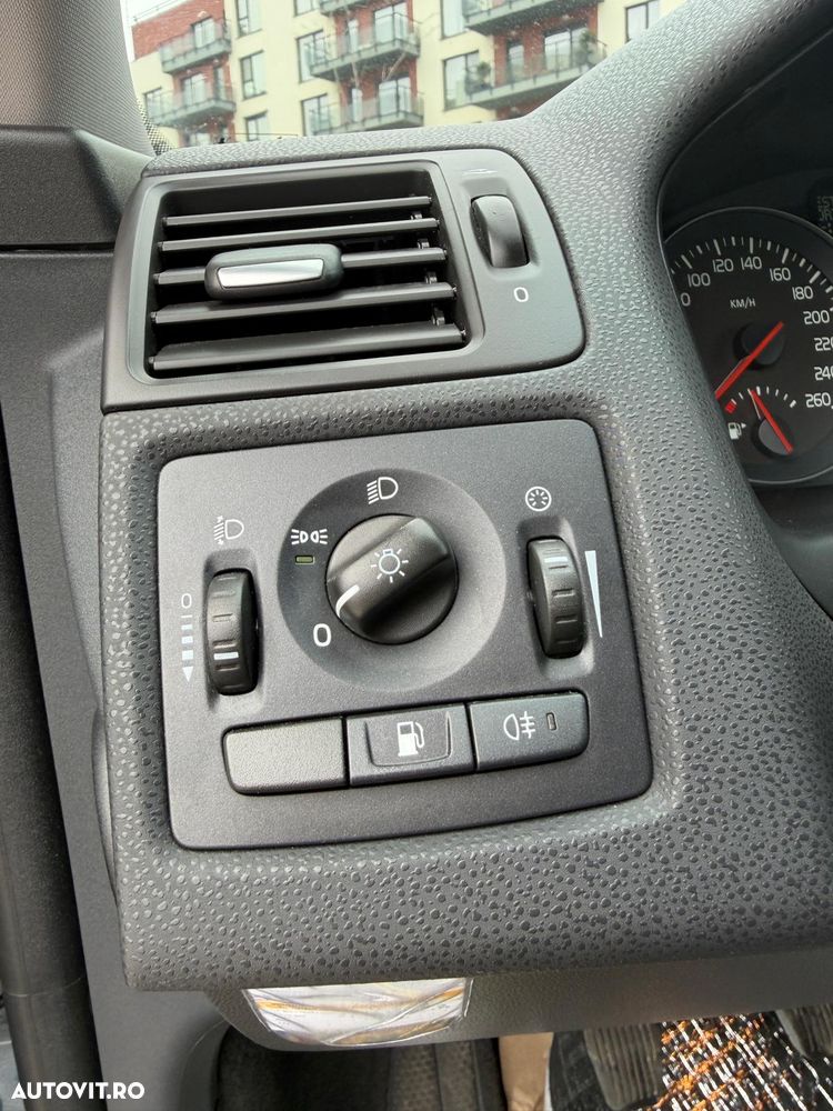 Volvo V50 DPF DRIVe Momentum - 14