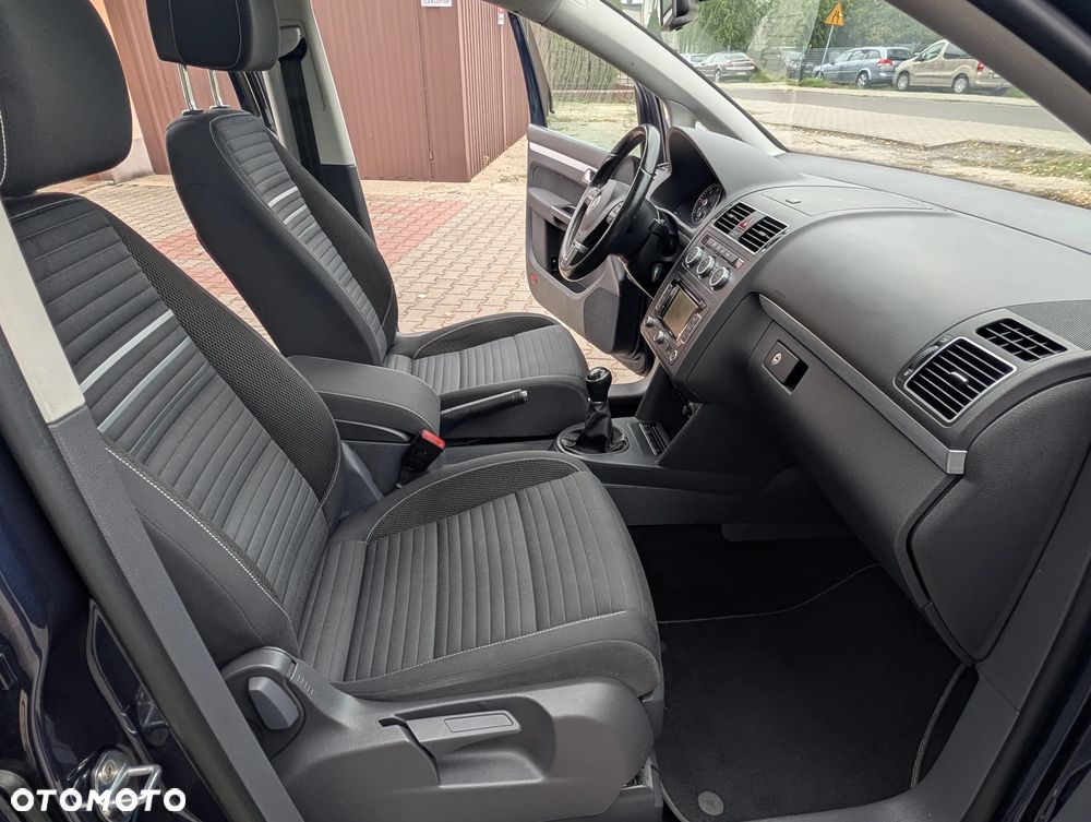 Volkswagen Touran - 21