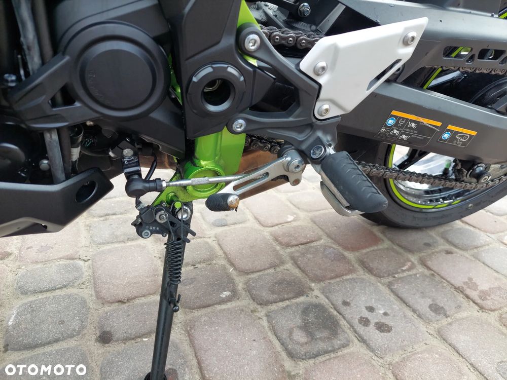 Kawasaki Z 900 - 12