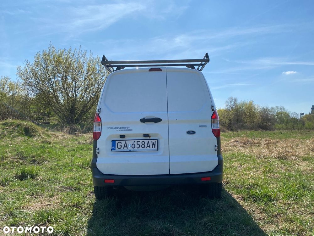 Ford Transit Courier - 4