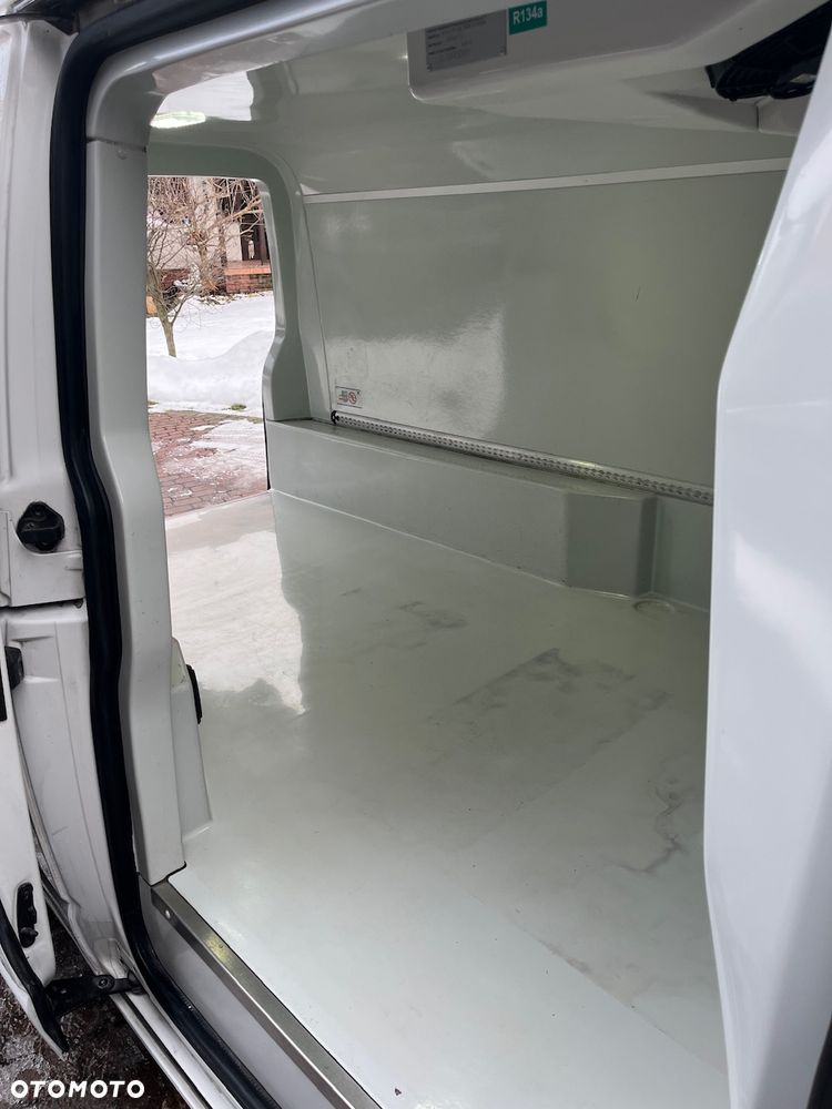 Volkswagen Transporter - 12