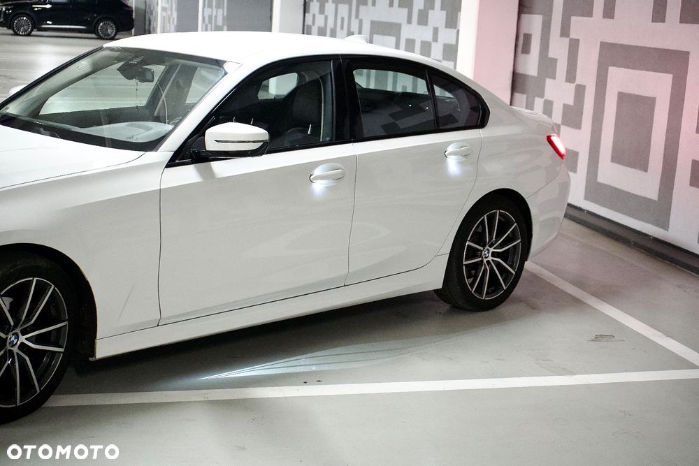 BMW Seria 3 318i Sport Line sport - 33