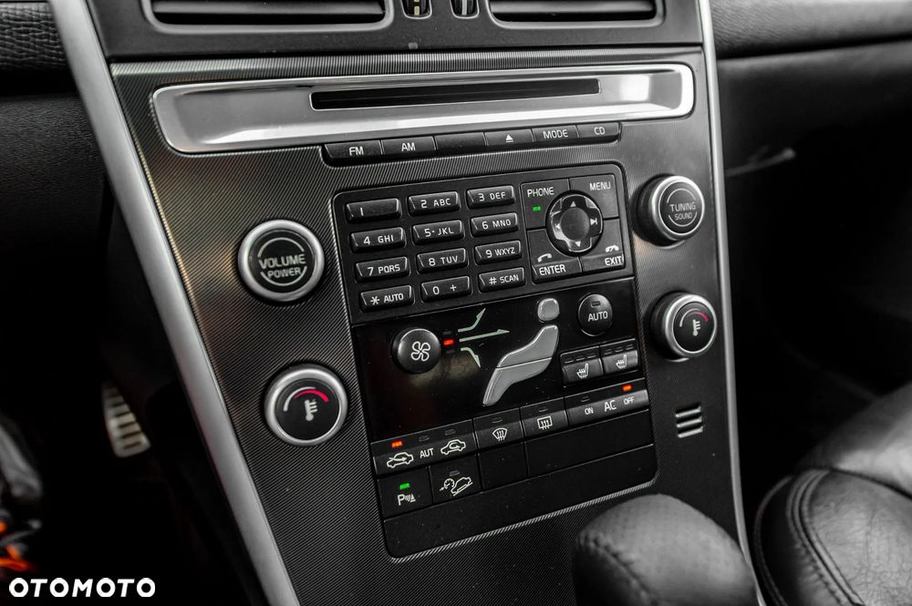 Volvo XC 60 D5 AWD RDesign - 30