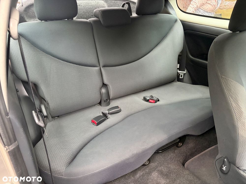 Toyota Yaris 1.0 Terra - 19