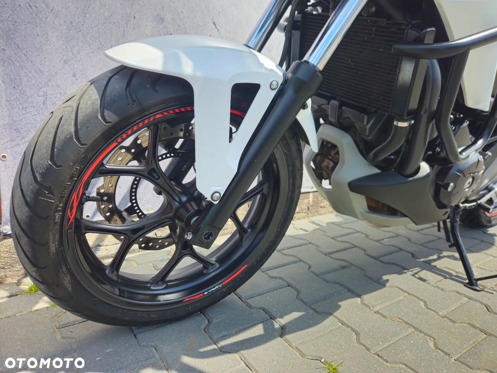 Honda NC - 12