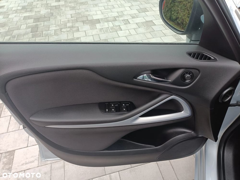 Opel Zafira - 27