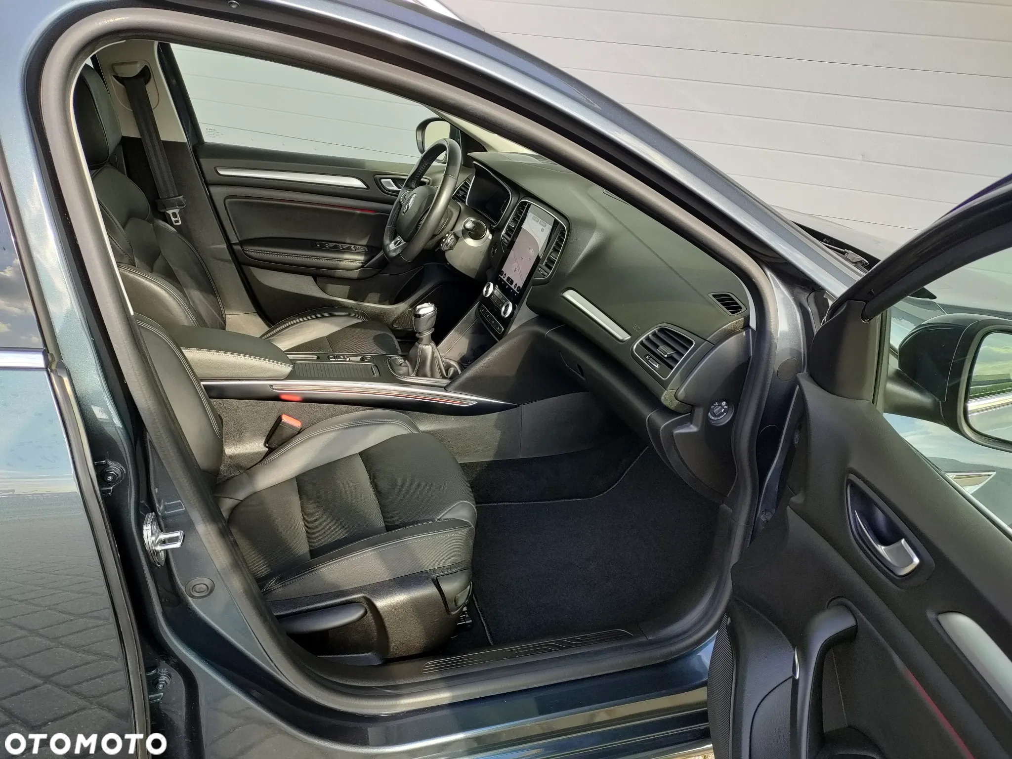 Renault Megane Grandtour TCe 140 GPF INTENS - 28