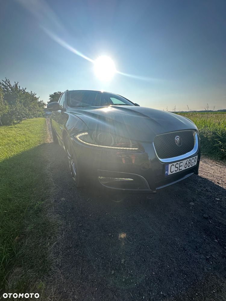 Jaguar XF 2.2 D - 1