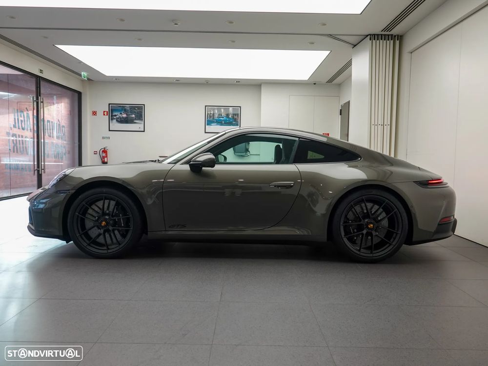 Porsche 911 (992) - 2
