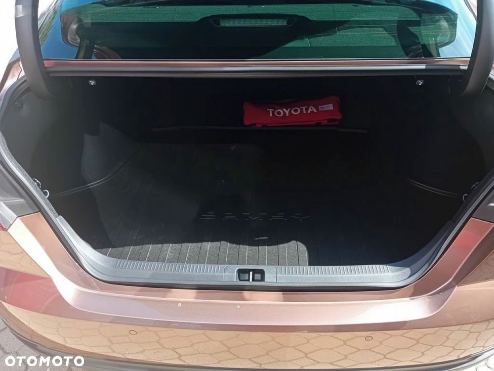 Toyota Camry 2.5 Hybrid Dynamic Force Prestige e-CVT - 11