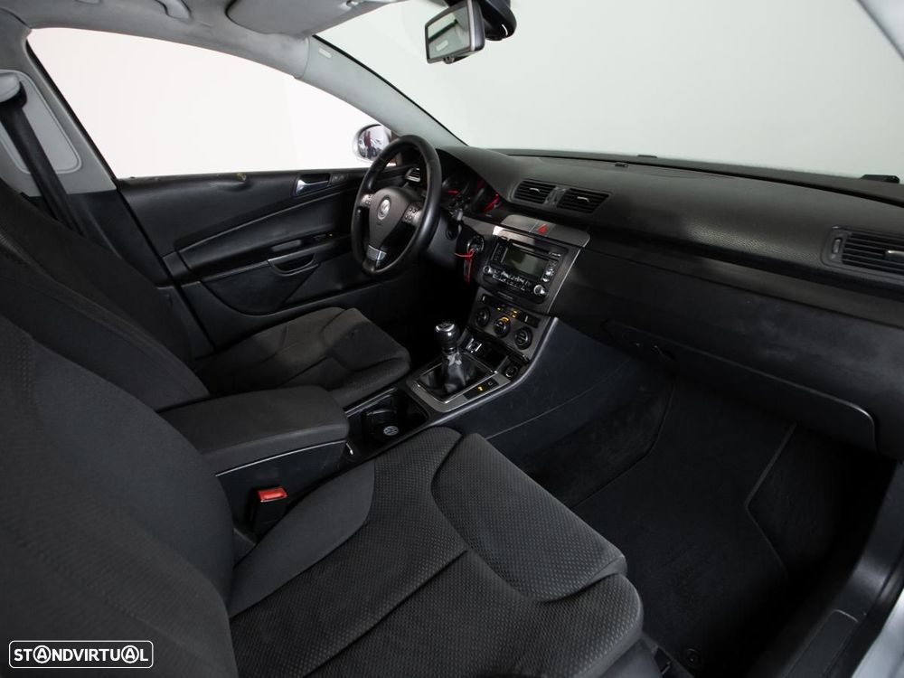 VW Passat Variant - 8