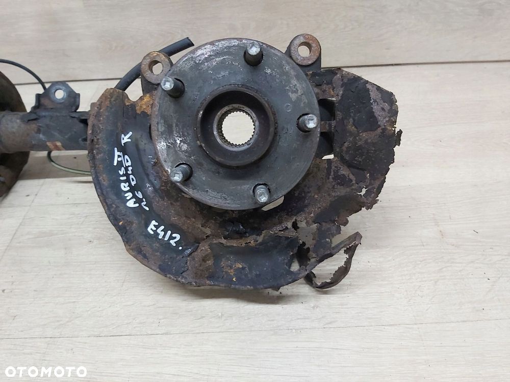 Toyota Auris II LIFT mcperson prawy przód 1,6 d4d zwrotnica amortyzator - 2