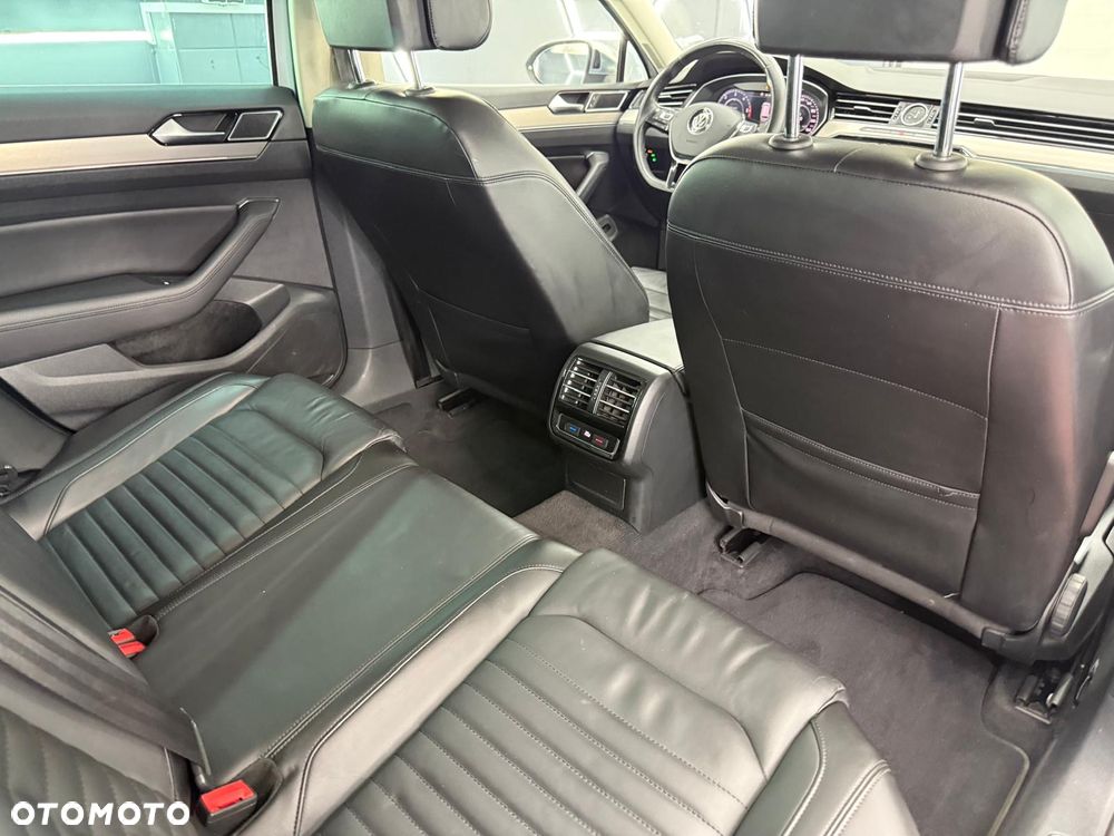 Volkswagen Passat Alltrack 2.0 TDI SCR 4Motion DSG - 28