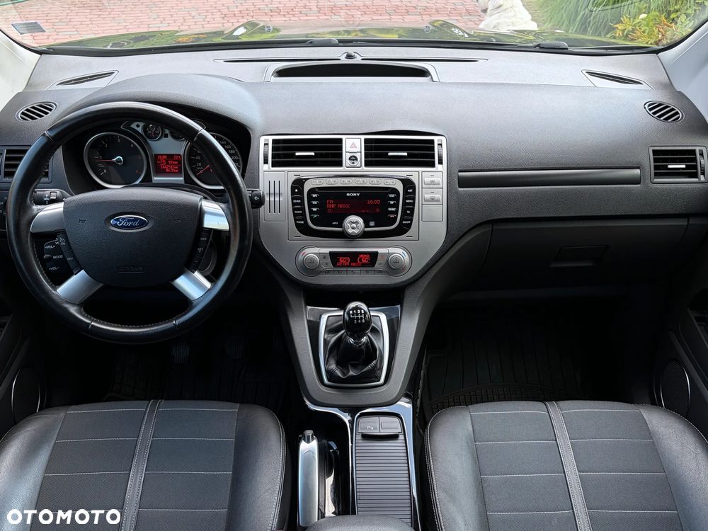 Ford Kuga 2.0 TDCi 4x4 Titanium - 28