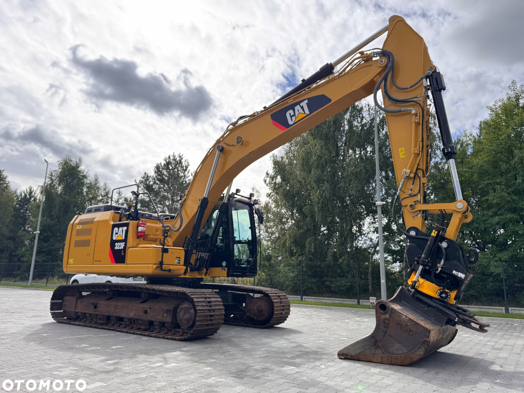 Caterpillar 323FL Cat|2016|6100mtg| rototilt ze szczypcami|system 3D LEICA| - 9