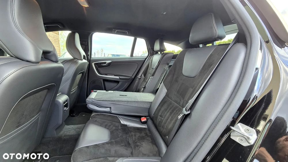 Volvo V60 D4 Geartronic RDesign - 30