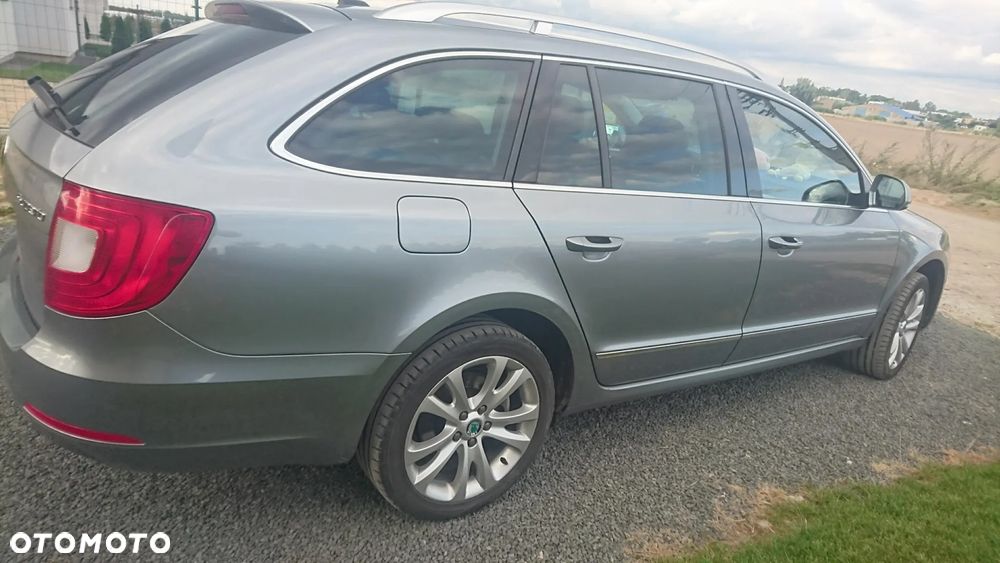 Skoda Superb 2.0 TDI 4x4 Platinum - 3