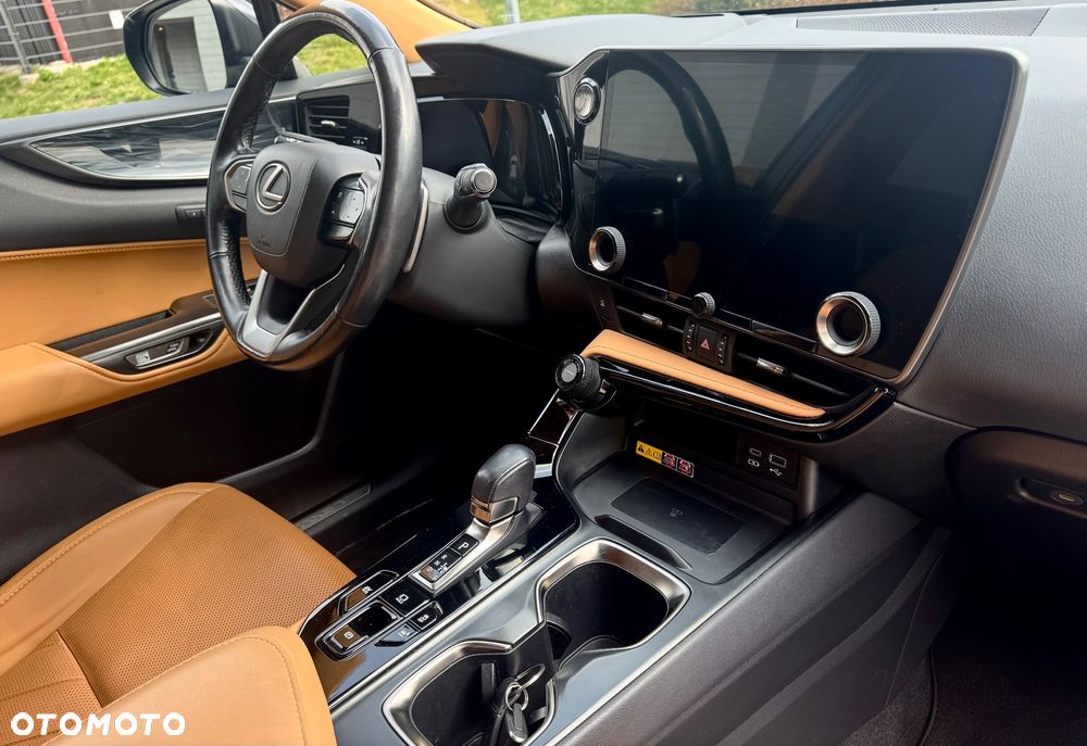 Lexus NX 350h Prestige AWD - 18