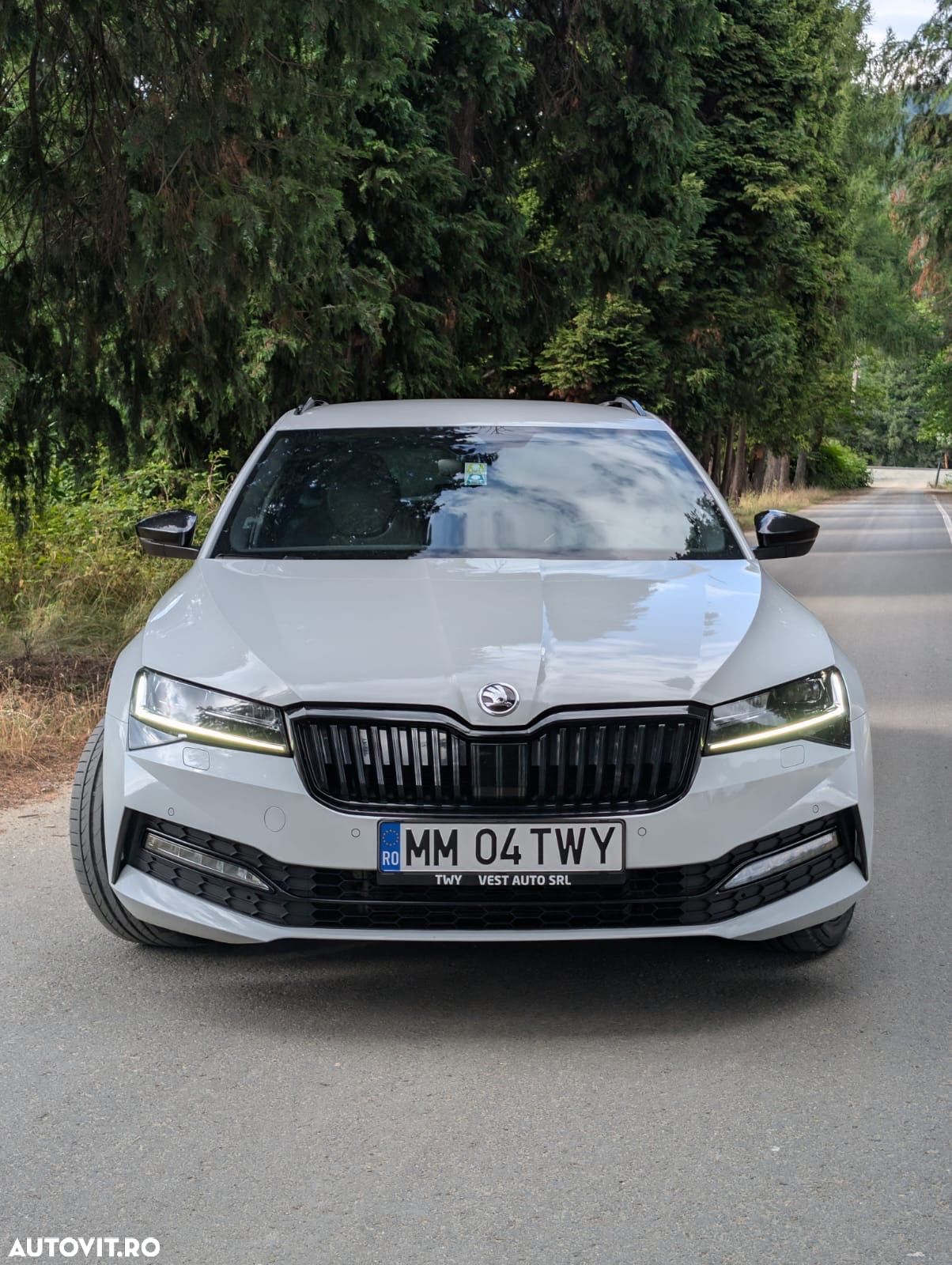 Skoda Superb 2.0 TDI DSG Sportline - 1