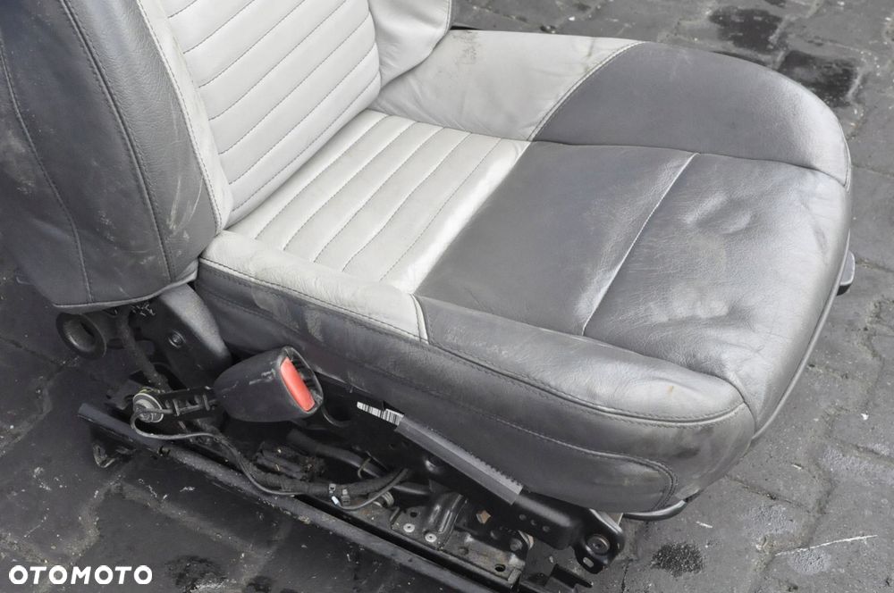 VOLVO  S40 II V50 FOTEL KIEROWCY SKÓRA RIII - 9