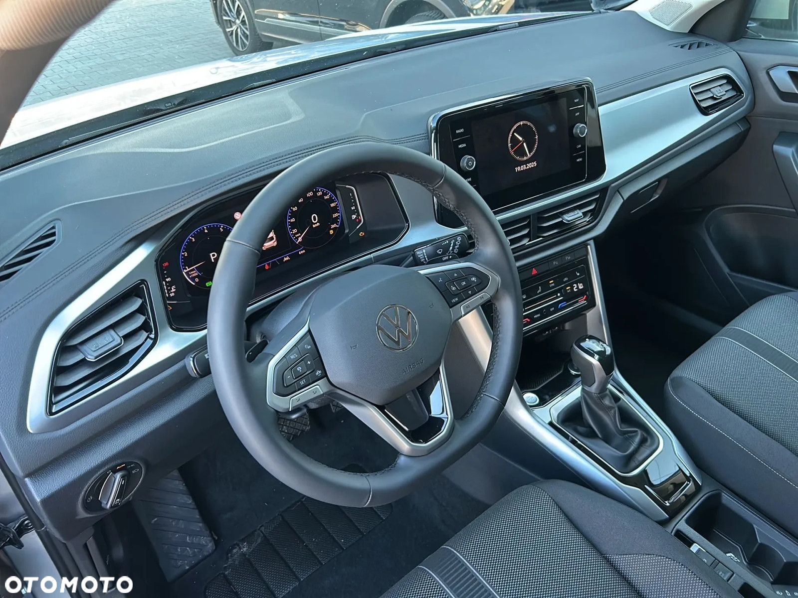 Volkswagen T-Roc - 5