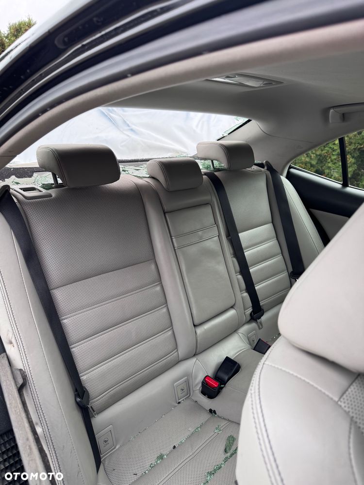 Lexus IS 300h Elegance - 15