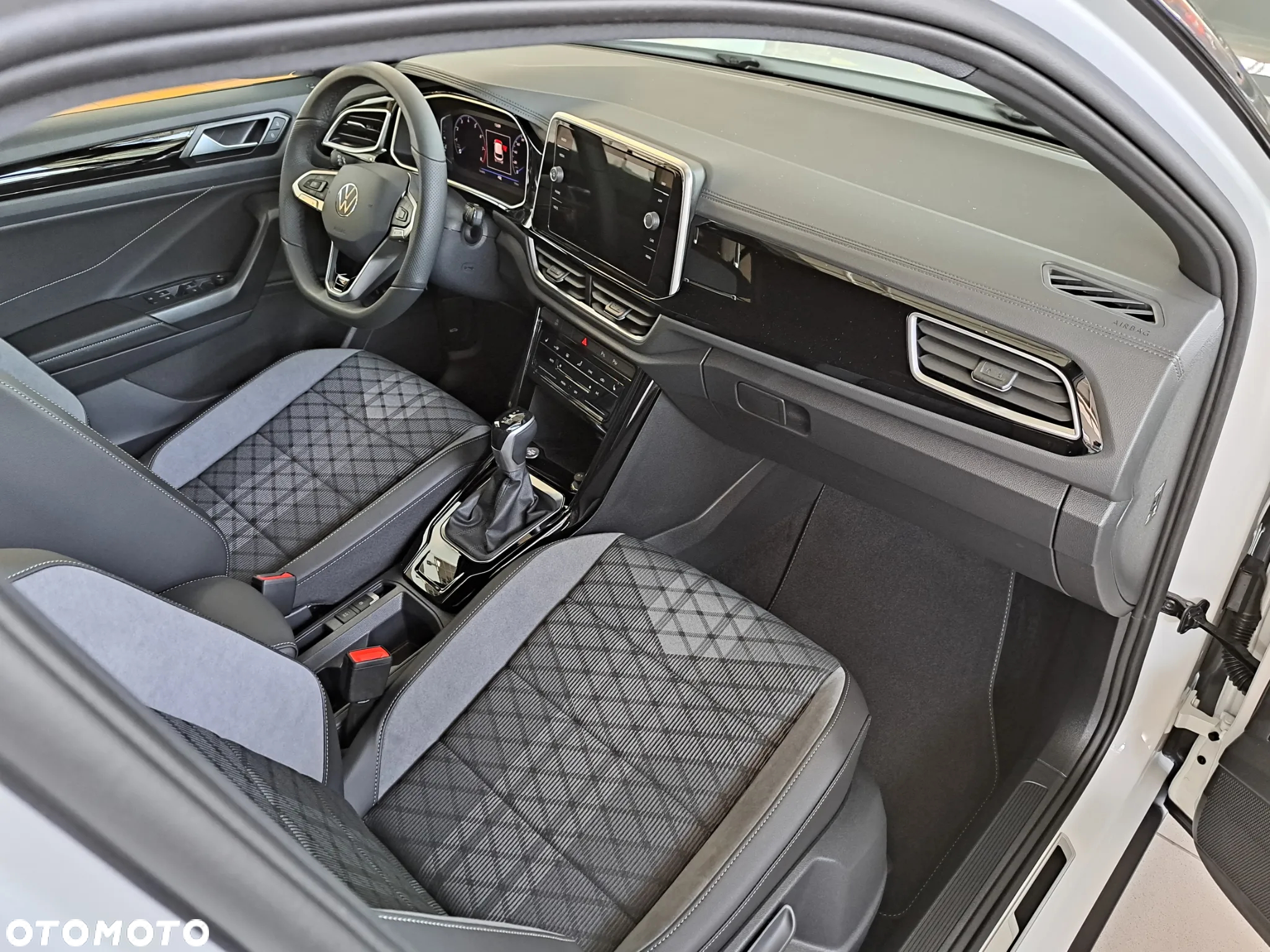 Volkswagen T-Roc 1.5 TSI R-Line Plus DSG - 16