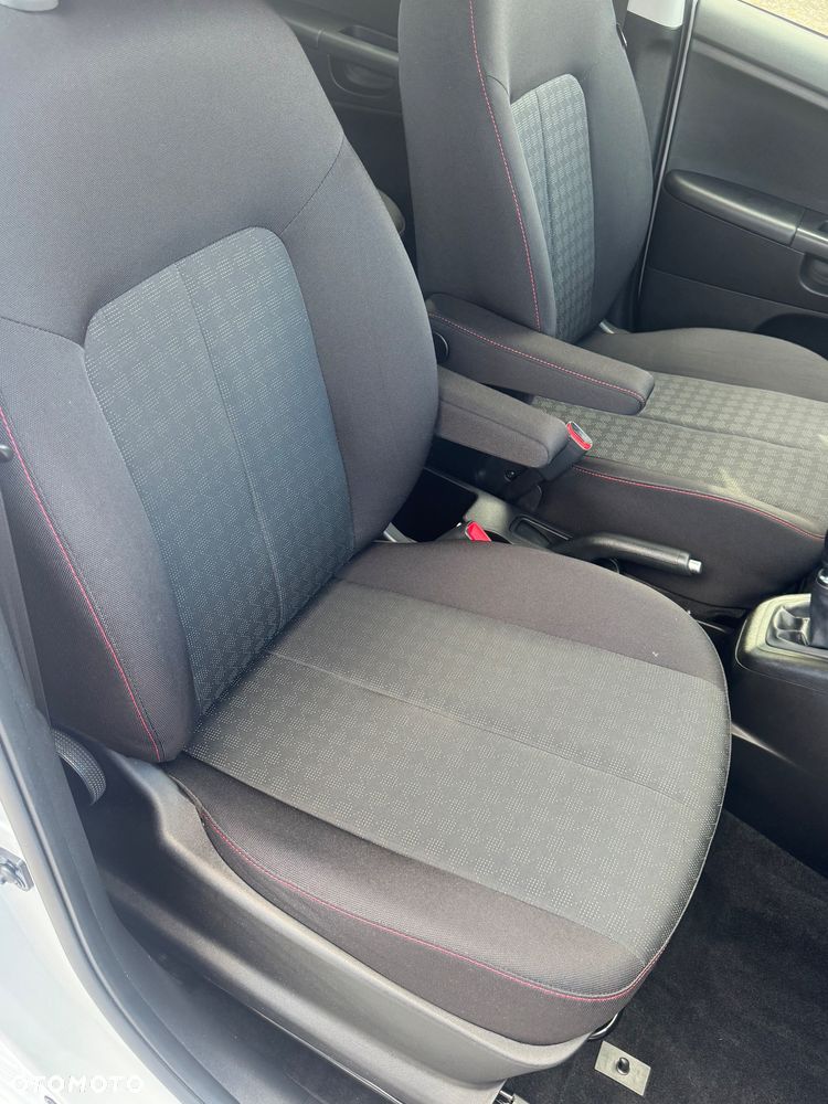 Kia Venga 1.4 CVVT Vision - 16