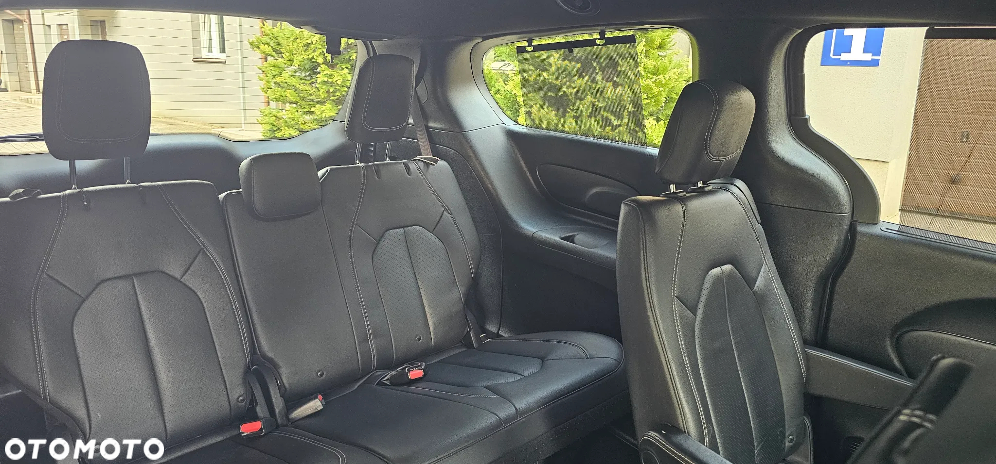Chrysler Pacifica - 17
