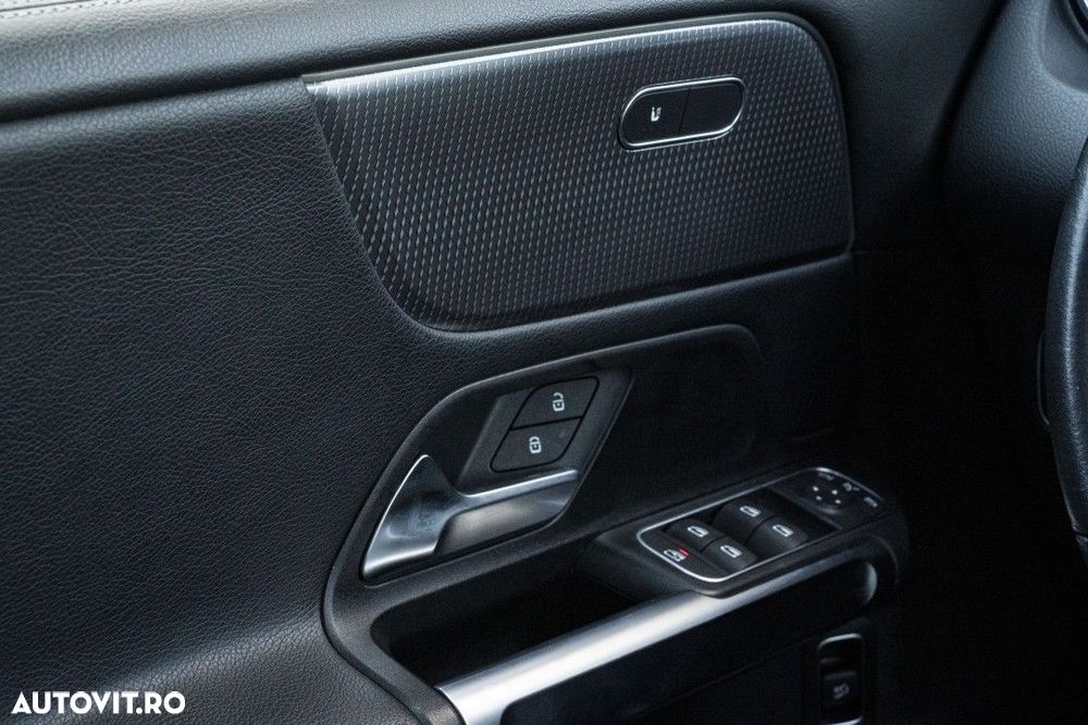 Mercedes-Benz GLB - 24
