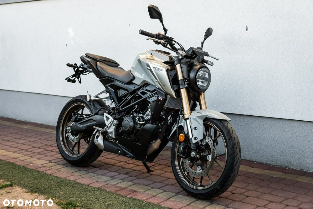 Honda CB - 1