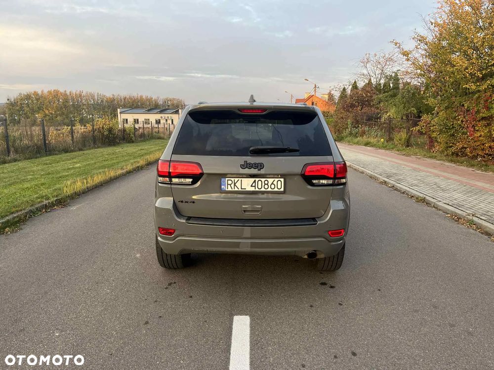 Jeep Grand Cherokee - 8