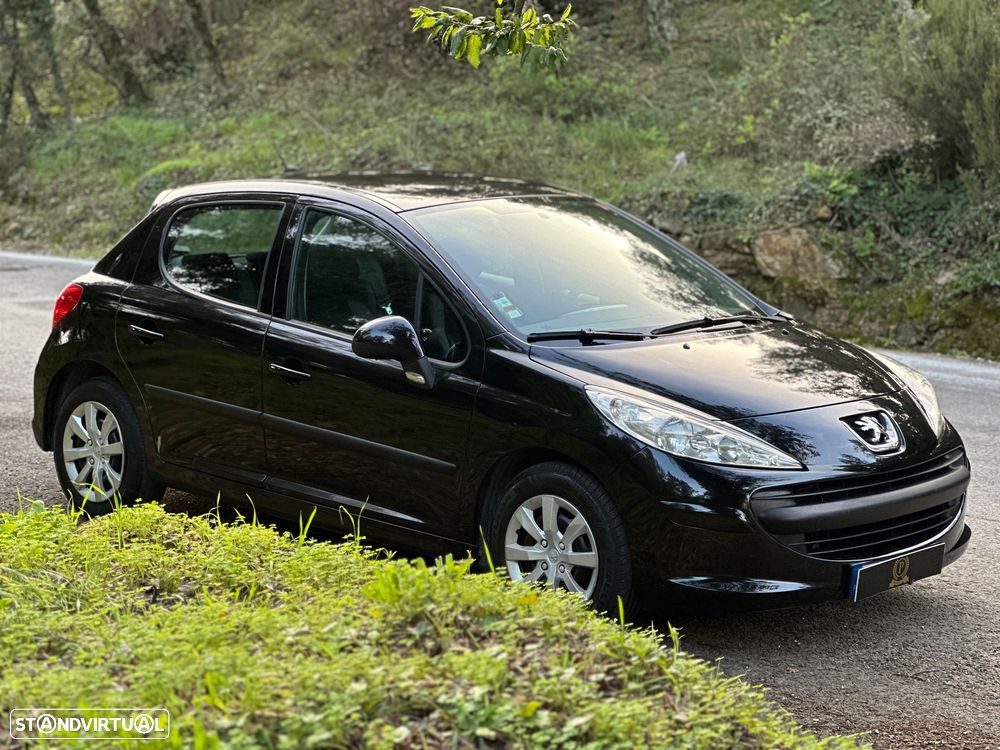 Peugeot 207 1.4 16V Trendy - 3